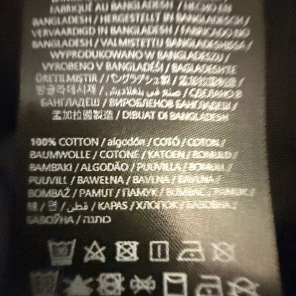 GUESS Black Tee with Silver Logo - Picture 2 of 2